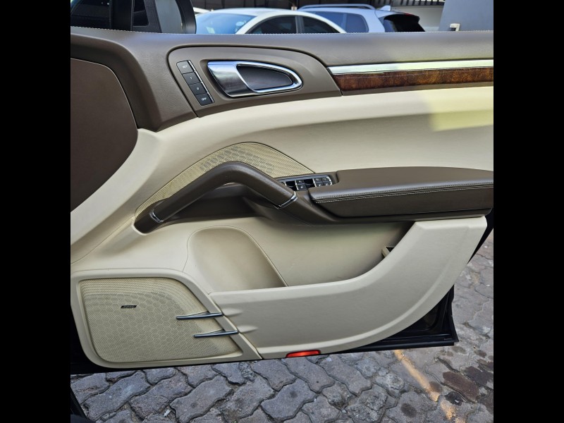 2011 PORSCHE CAYENNE TURBO TIPTRONIC (E2) 