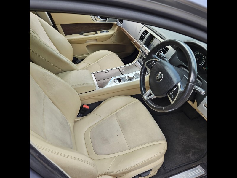 2015 JAGUAR XF 2.2 D LUXURY 