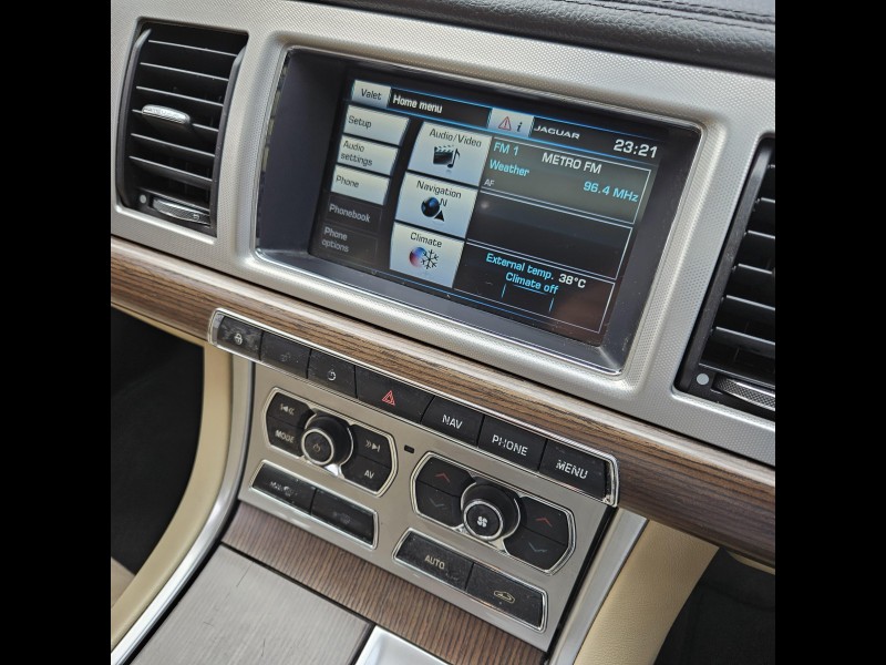 2015 JAGUAR XF 2.2 D LUXURY 